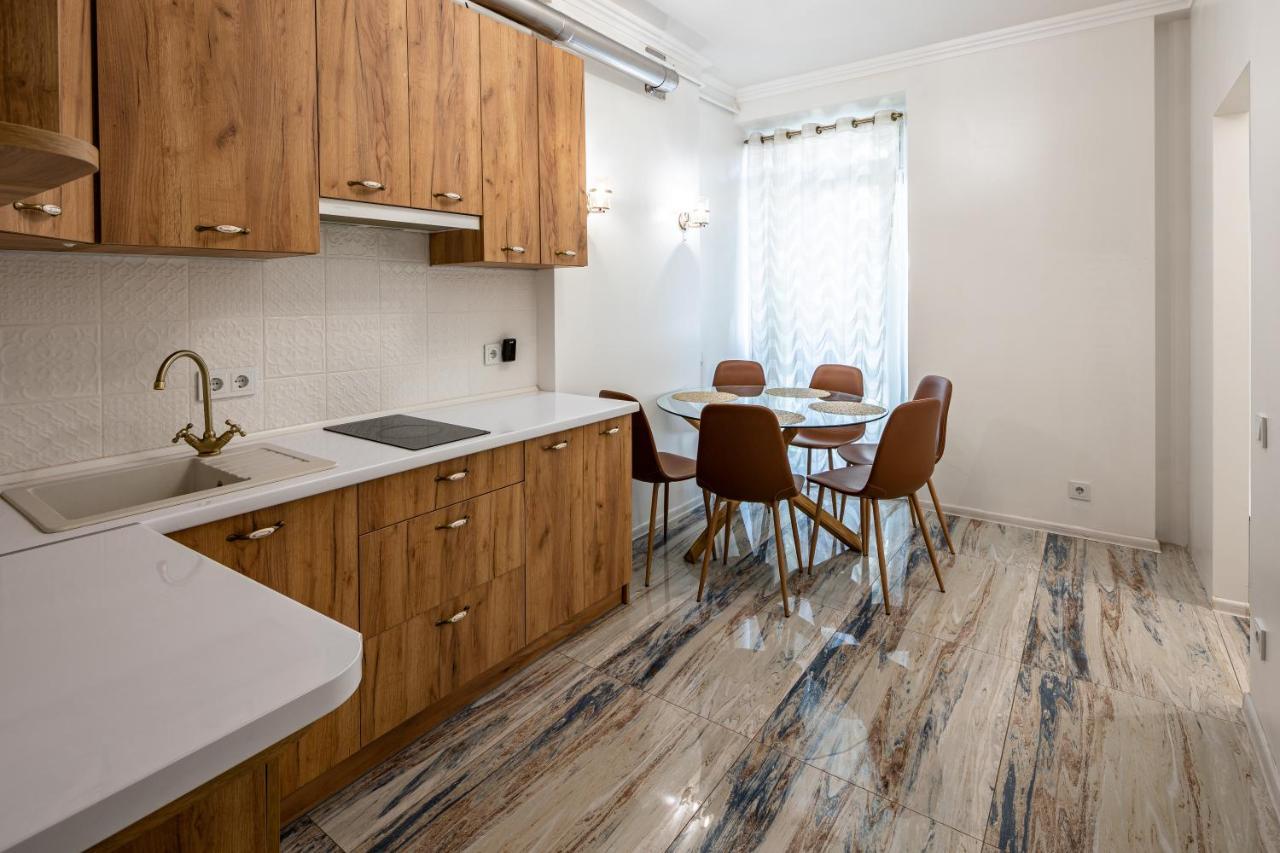 Romari Вічева 1 Apartment Liov Exterior foto